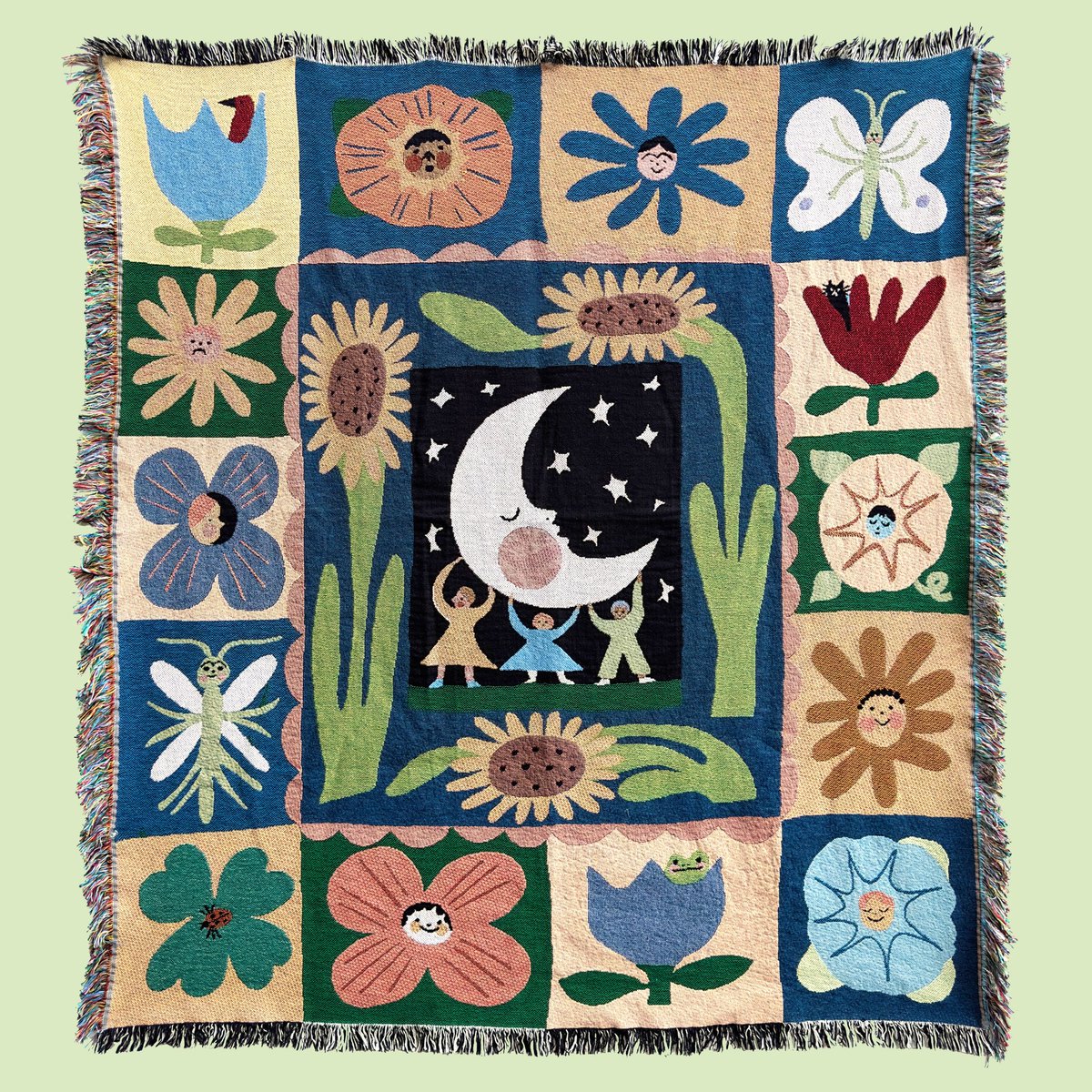 pophiesage's tweet photo. Blankets arrive in the shop TOMORROW!🍎🦋🔔🎃🧺 https://t.co/8EyT212At5