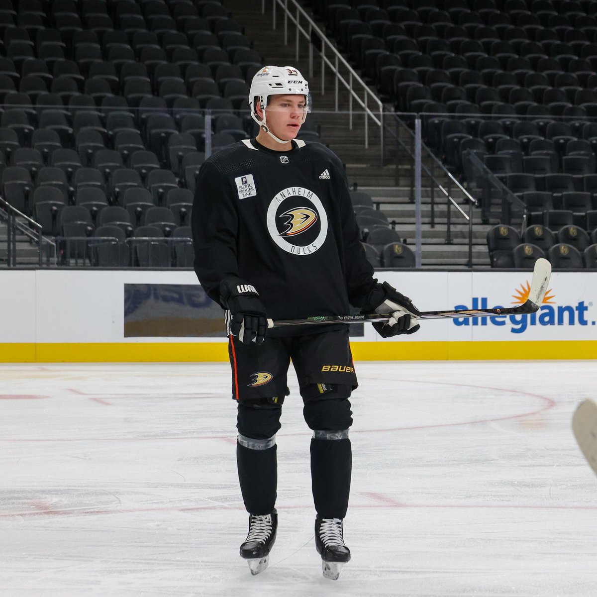 SpiritHockey's tweet photo. How it started ➡️ how it’s going

Wishing Pavel the best of luck in his NHL debut!

📸 @AnaheimDucks https://t.co/ZBjlMX8XcH