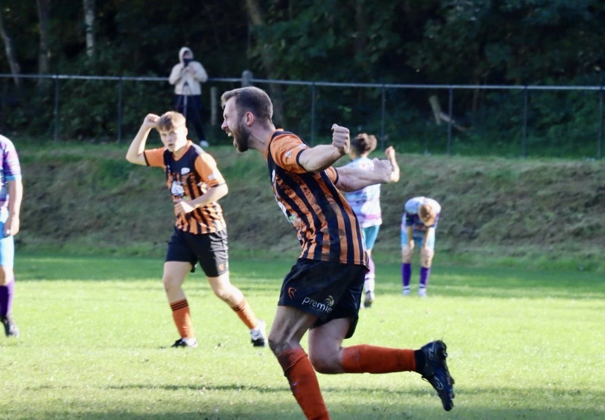 sophiejohnsey's tweet photo. Much better Derby day for us today @aber_valley_fc 🧡⚽️ 

Good results for both teams. 

Favourite shots from today 📷 https://t.co/wadZg5HMWW
