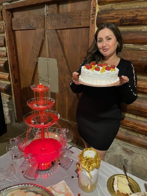 JennyAstello's tweet photo. My beautiful DELICIOUS Gluten-free tres leches cake from my sister-in-law 💖 #OPNation #OPLive #OnPatrolLive #OPLiveSnacks #cake #glutenfree https://t.co/fkkm5Pm2Je
