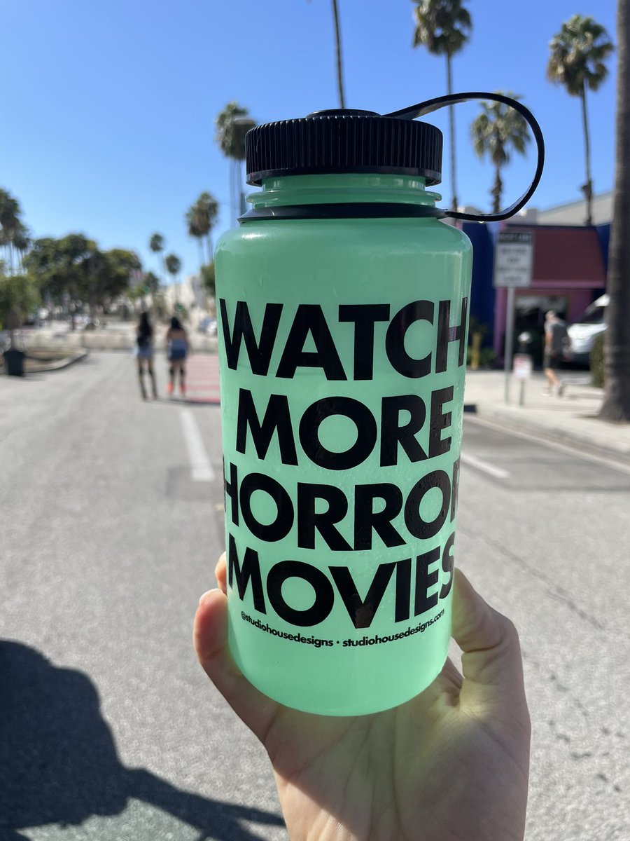 At a street festival and wanted to stay hydrated. Two and a half White Claws were able to fit in here so I think I’m good to go 😜