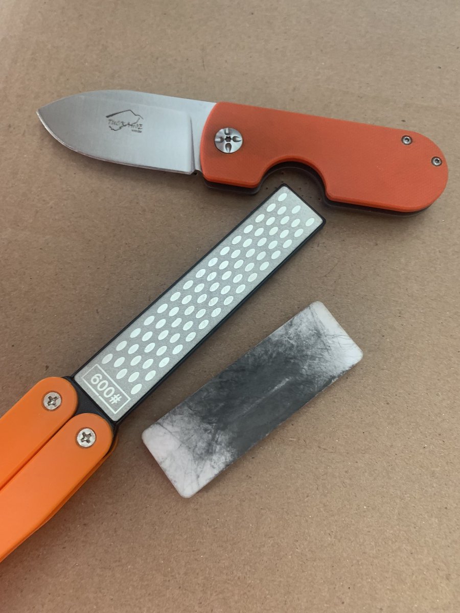 Tuck_e_hoe's tweet photo. 5 reasons this cigar knife makes a great gift:
1. It really cool
2. You can use it like you would a knife.
3. It has a bottle opener on the blade.
4. You can use it as a money clip.
5. You don’t have to throw it away when it gets dull, just sharpen it.
#cigarsandknives #cigars https://t.co/h8CTMwtIx4