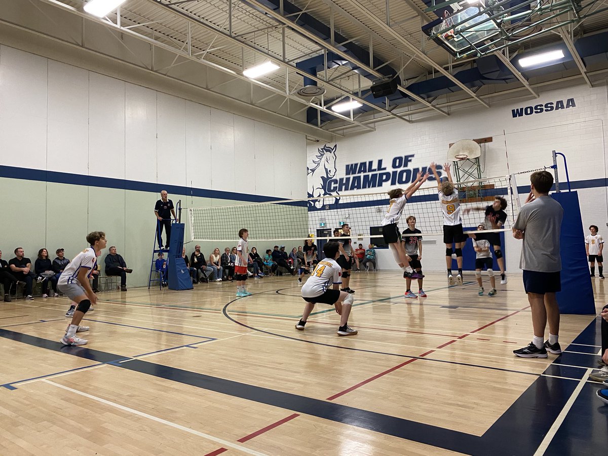 Oakridge_SS's tweet photo. Congratulations to the Junior Boys Volleyball team on their comeback win against STA in the finals at the Parkside tournament. #1stPlace #GoOaks https://t.co/eHAO7EJVFO