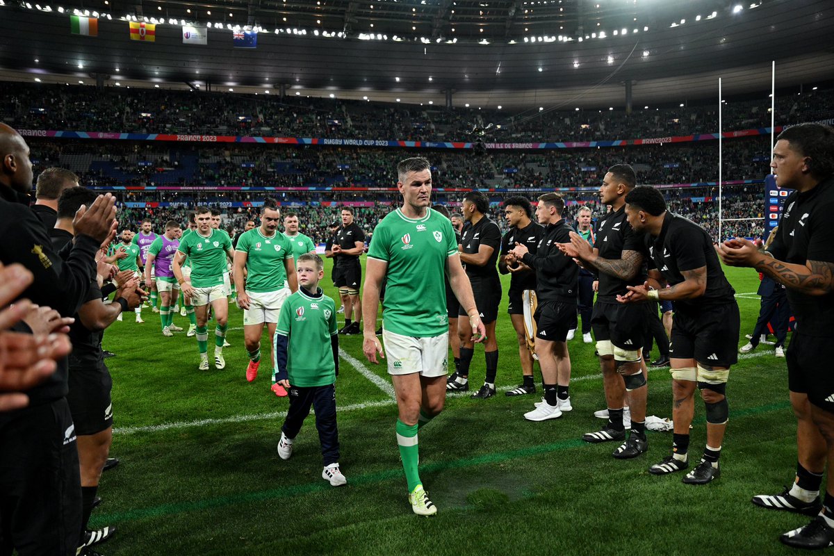AllBlacks's tweet photo. Nothing but respect @IrishRugby 🤝

#IREvNZL https://t.co/4PwDxTvomE