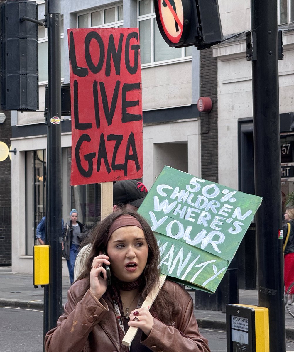 MrAndyNgo's tweet photo. “Queers for Palestine” were there at the London Palestine rally today, along with “LGBT stand with Palestine.” Others in attendance also included Islamists, Hamas supporters and the far-left. https://t.co/5oS0oCQTsg
