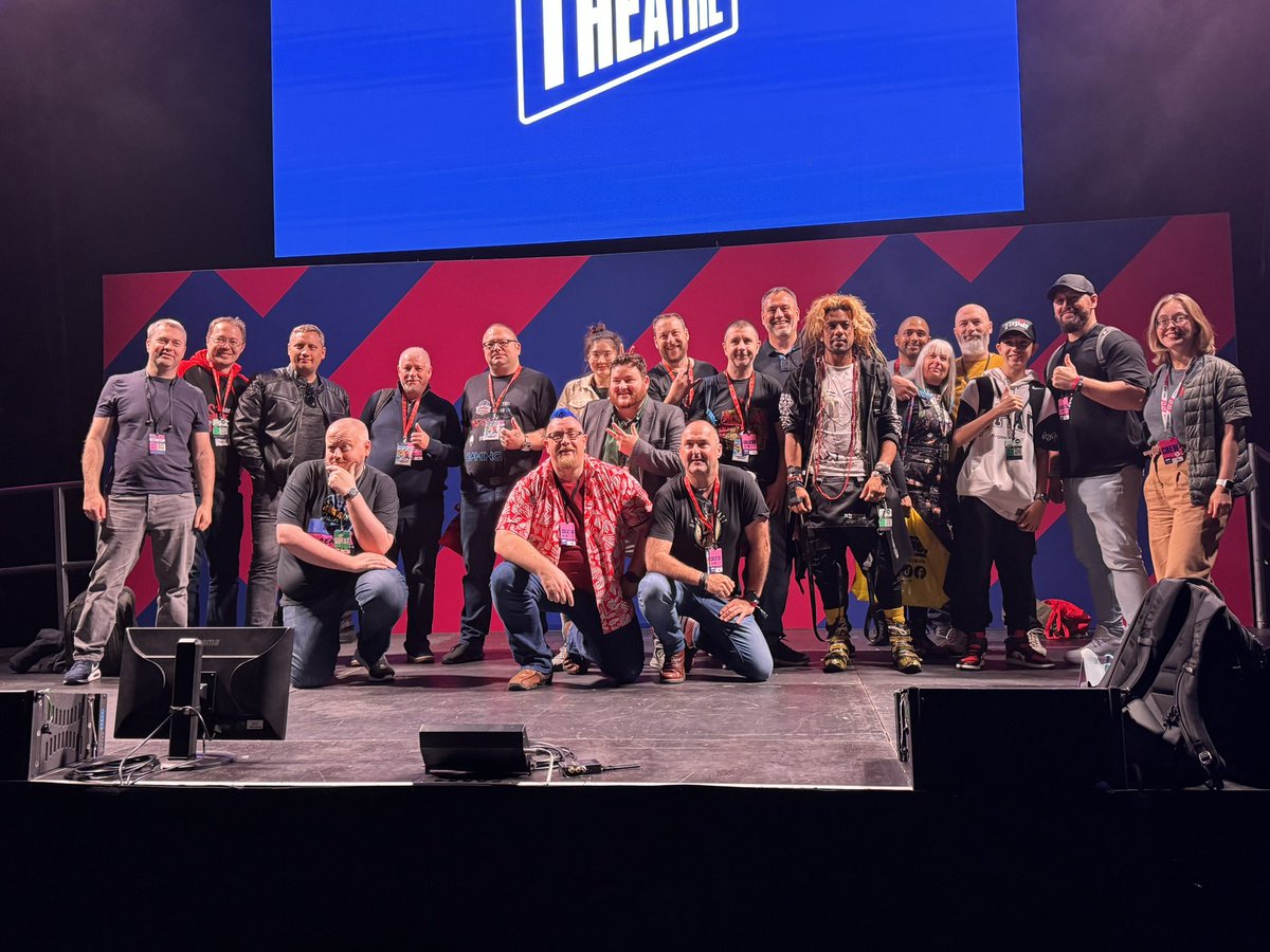 hibbins's tweet photo. Was a fun day with far too many VR enthusiasts to link, have fun spotting all the awesome people https://t.co/28Mt9bli32