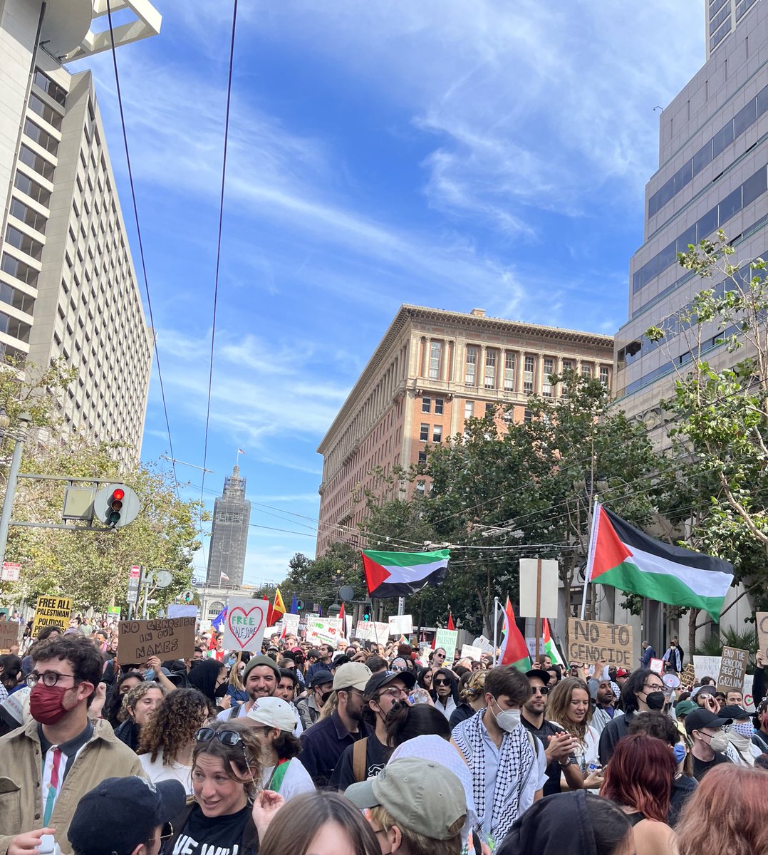 ratfondue's tweet image. 3000+ people in SF fighting for a free palestine today. a man stood on the stage and read a letter from his niece in Gaza, whom he hasn’t heard from in 12 hrs, and lives w two children (8 &amp;amp; 10). she spoke of feeling like she’s just waiting for death. it’s free palestine forever.