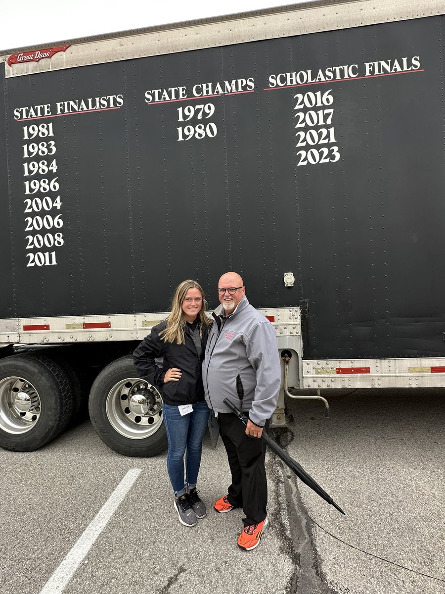 SarahBueter8's tweet photo. so proud of the Bengal Brigade’s performance at state finals today! congratulations daddy! you deserve it! ❤️🖤 @BengalBDirector https://t.co/rxmLs93gb0