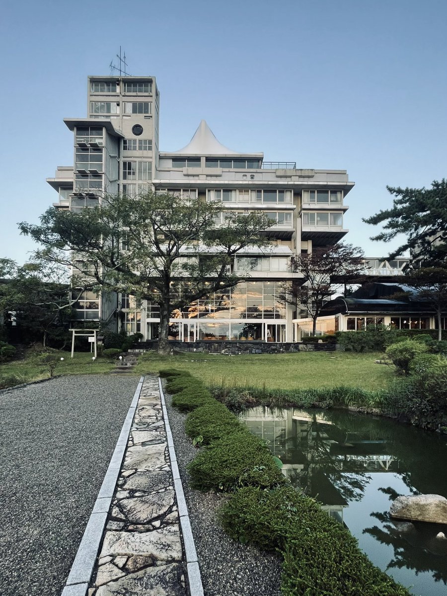 arquiteque_com's tweet photo. 鳥取県にきました

#東光園
#菊��清訓 https://t.co/yFsfyLVU1r