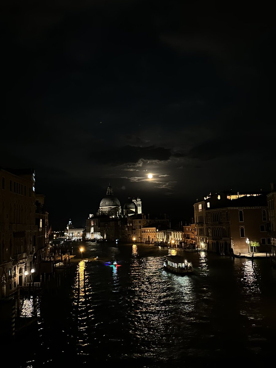 _cat5's tweet image. there’s nothing quite like Italy 🇮🇹