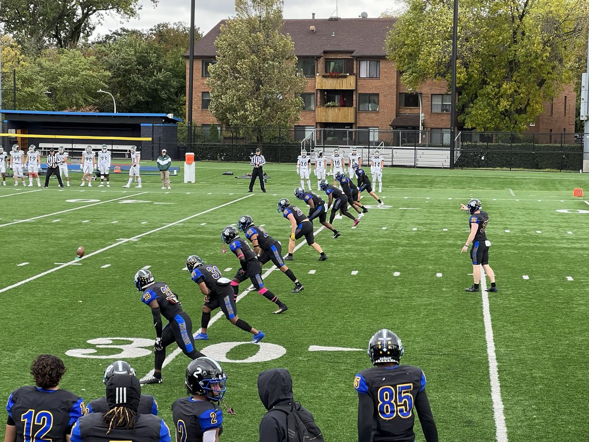 wilsonconnor045's tweet image. Enjoyed my game day visit at North Park University. It was good to be back on campus. Thanks to @CoachRook and his staff for the invite. #TheRightWay @CoachMartin_10 @CoachBobKelly @bmchsfootball @SettaPerform @joshlaz17 @dnelson49 @CoachGomes12 @coach_guell