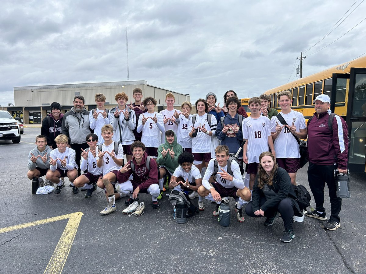 A postseason win for your Ghosts! 🙌🏻 5-1 over Earlville

Goals: Norris (3), Bramer, Garceau

Assists: Norris, Morris, <a href="/ColtenLopotko/">Colten Lopotko</a>, Garceau (2)

Saves: <a href="/Stephen_Braun22/">Stephen Braun</a> (8)

Championship Game: Wed 5pm @ Riverdale High School vs. Rock Island Alleman
<a href="/IVCSports/">IVC Sports</a> <a href="/GreyGhostsAD/">Bradley Nichols</a>