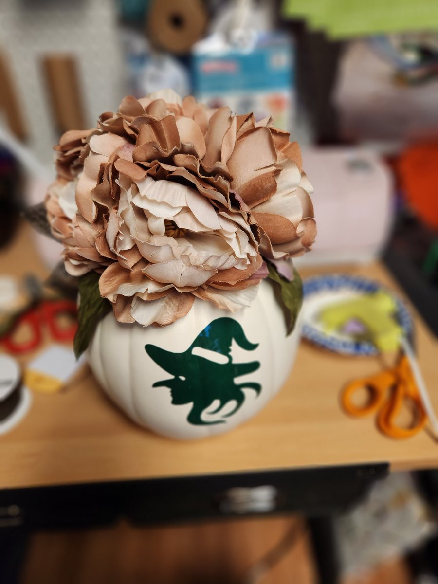 Mrs. Duffy tweet media