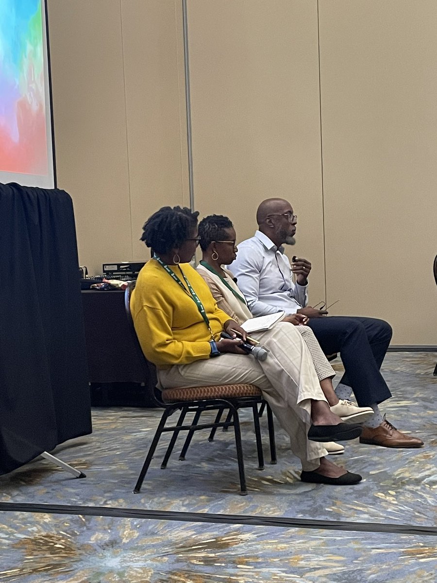shiftingllc's tweet photo. The @ASCD Leadership Summit was on fire today! Did lots of learning and got a chance to talk equity and issues in education with the great @mriceboothe and @LiaisonPartners. #GrowingTogether #LeadingYourSchoolTowardEquity #GrowingAnotherPerspective https://t.co/HIcRF5quD4