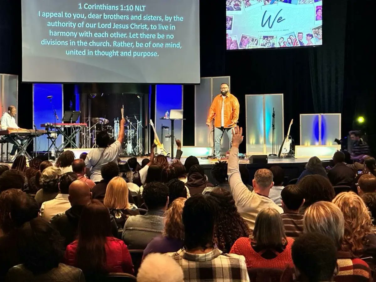 MultiSiteGuy's tweet photo. A primarily white & older congregation joins a predominately black & younger congregation in "the City of Lights, Aurora, IL #churchesbettertogether #churchmergers https://t.co/PTxOrvsYc5 https://t.co/ERJKA5H9pF