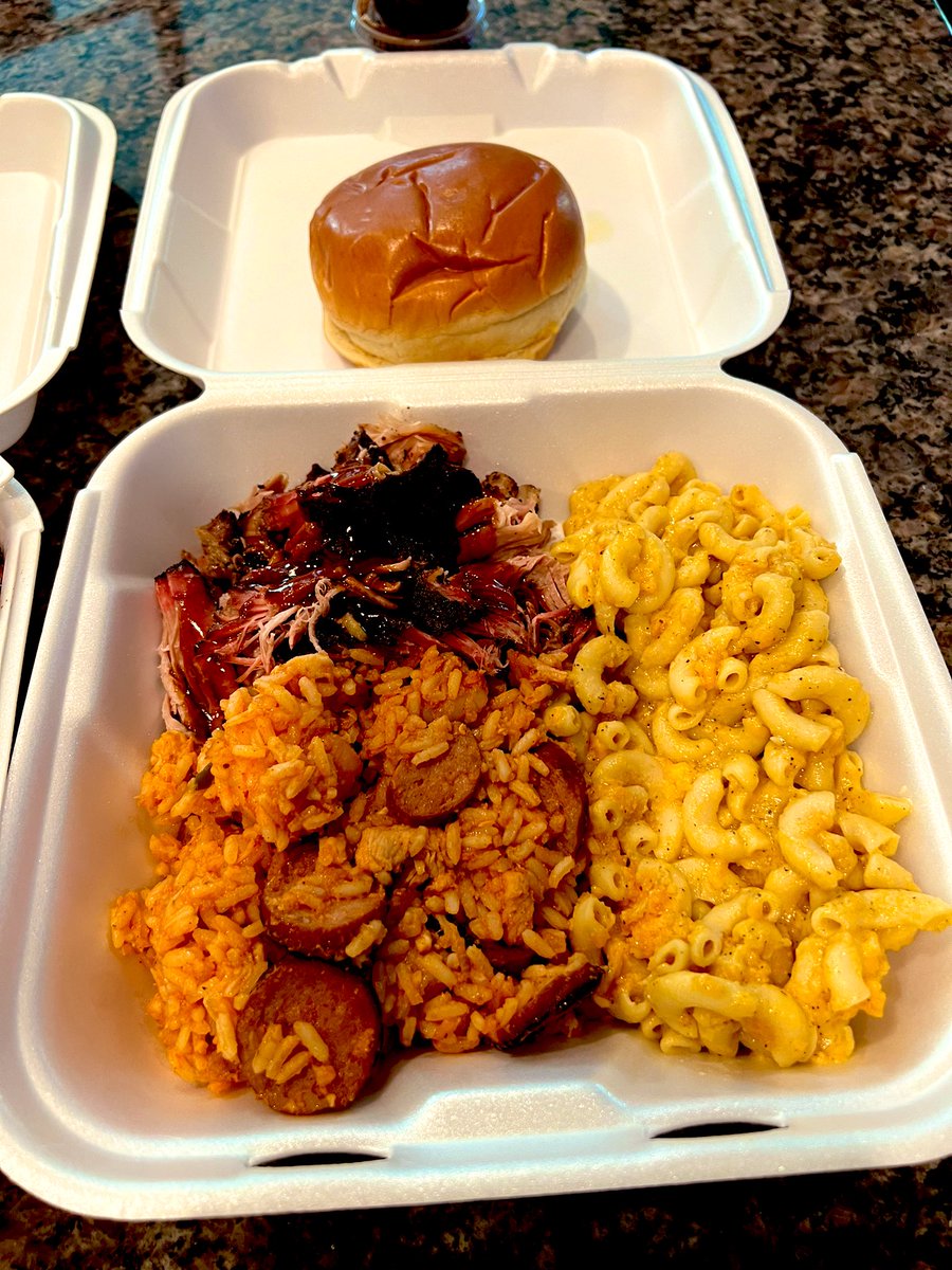 MaddridThe's tweet photo. Special delivery from my favorite neighbor…@southernmadeaz southern food hits different…😋🤤 https://t.co/ixkF4DWKSg