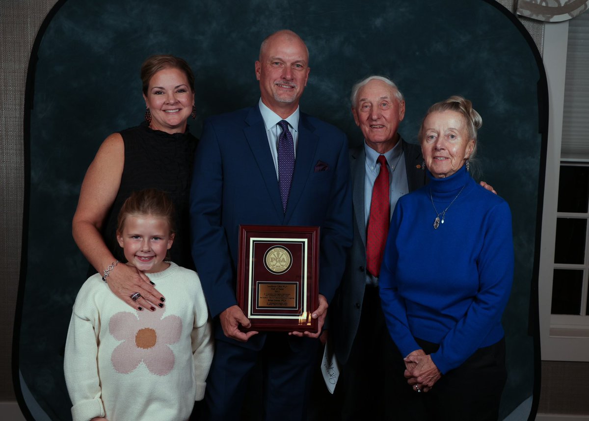 SouthernOhioPGA's tweet photo. Last night we celebrated some outstanding members of the golf community throughout the Southern Ohio Section at the 2023 SOPGA Special Awards Celebration! 

📸: https://t.co/CLCaeVElCQ https://t.co/9GsUprK892