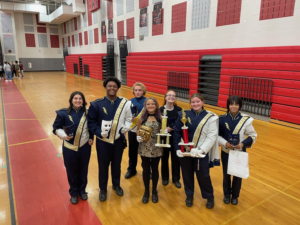 FTSD_MarchingFl's tweet photo. Congratulations to our head drum major, Ari V,  on winning BEST DRUM MAJOR for the entire Jackson Liberty competition today! The band did a great job as well indoors - next up Region 7 Championships! https://t.co/XvCw1OGZ6D