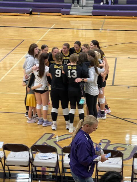 EdCoVolleyball's tweet photo. Conference Champs! 💛🏐🖤 https://t.co/kzveA9NqBP