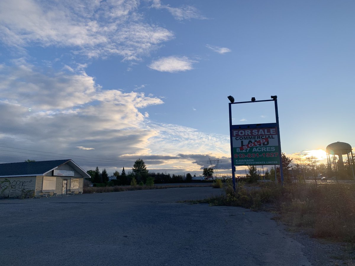 Fleetwood Walking Guy tweet media