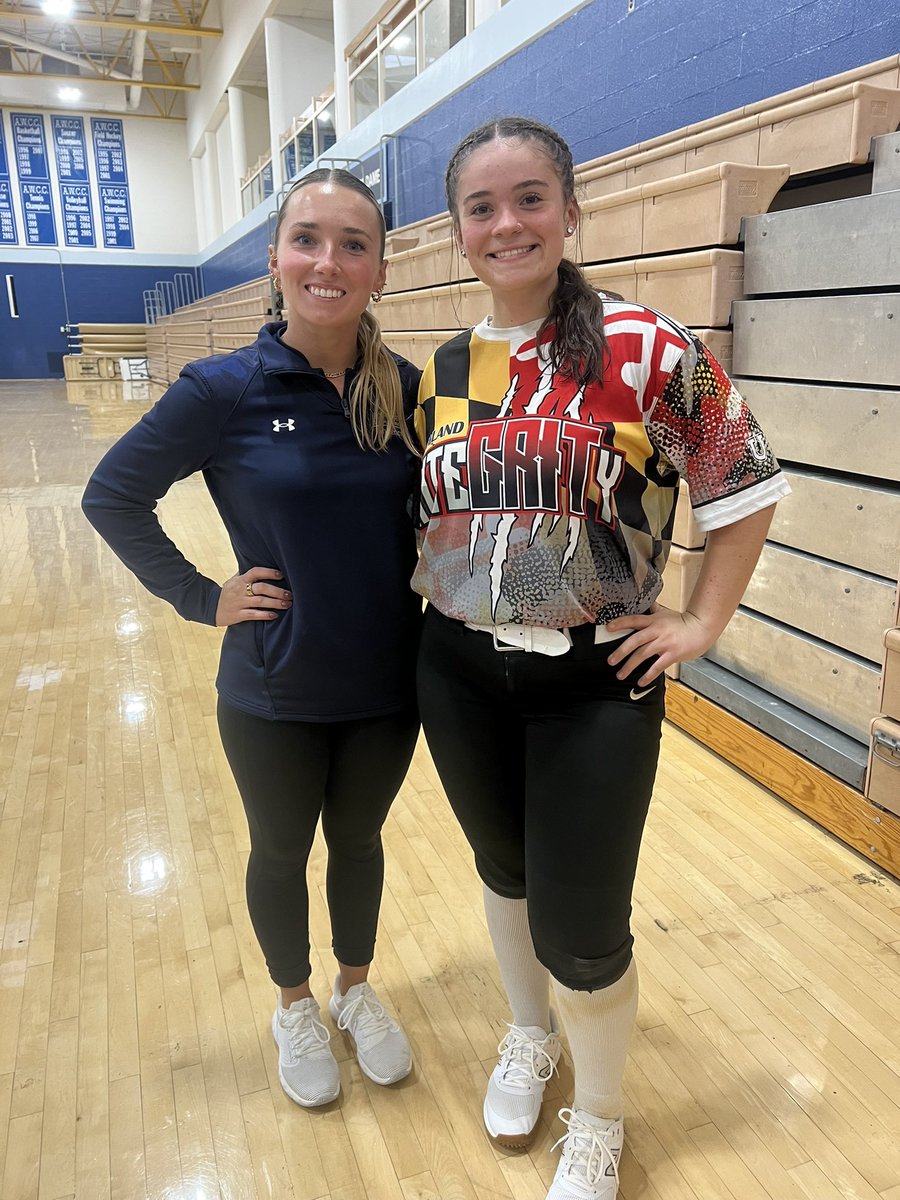madison_hamolia's tweet photo. Had an amazing time at the Notre Dame of Maryland Softball prospect camp today! It was great to see some familiar faces, and meet new student-athletes. I can’t wait to come watch some games this coming Spring! Big thank you to @samkas9 #GoGators #GatorSoftball #NDMUSB https://t.co/qKp50LFRnH