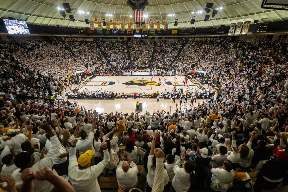lukas_g1's tweet photo. After a great conversation with @CoachLadner and Coach Cardona, I am happy to recieve a scholarship offer from the University of Southern Mississippi! @SouthernMissMBB @SouthernMiss #LaFamilia https://t.co/JdI6Yf2aPi