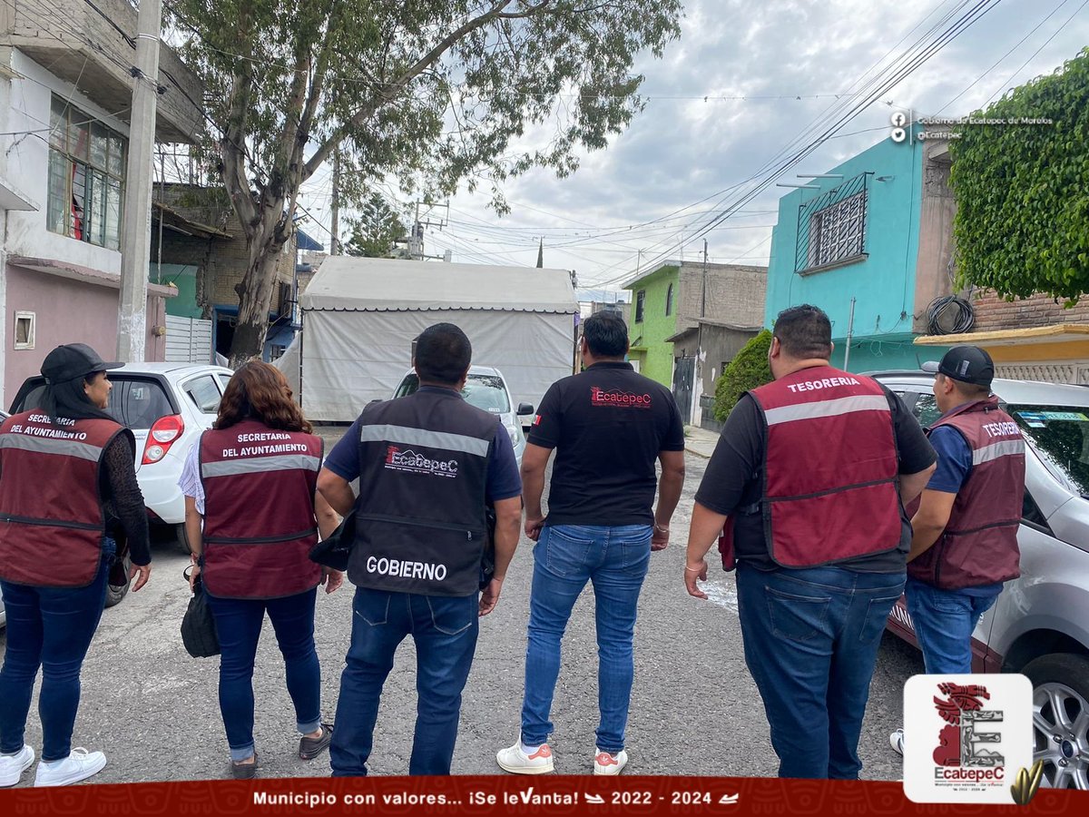 SAEcatepec2025's tweet photo. Inicia nuestro operativo carpas, un trabajo en equipo con @DGEcatepec2023, @TMEcatepec, y elementos de Seguridad Pública, donde visitan las carpas reportadas por la ciudadanía y no cuentan con su permiso, recuerda realizar tu trámite de lunes a viernes de 9:00 a 15:00 horas. https://t.co/fFkOQtpaR9
