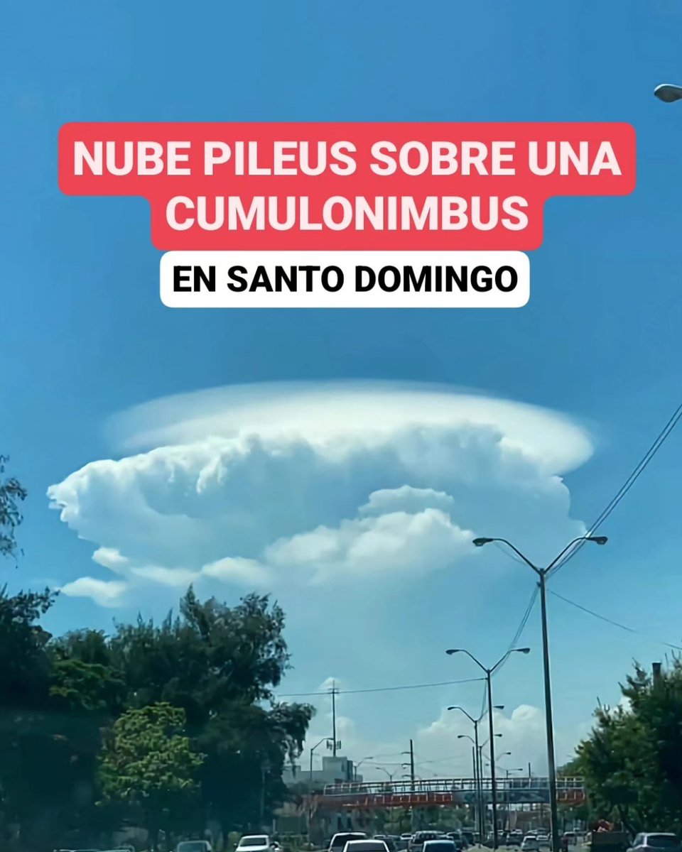 🔴REPORTES🔴 Varias nubes espectaculares se formaron durante y después del eclipse solar en República Dominicana: ⚠️Mientras la luna ocultaba nuestra estrella, se desarrolló una nube pileus sobre una gran cumulonimbus incus (la pileus es parecida a un sombrero). Vista en Santo…