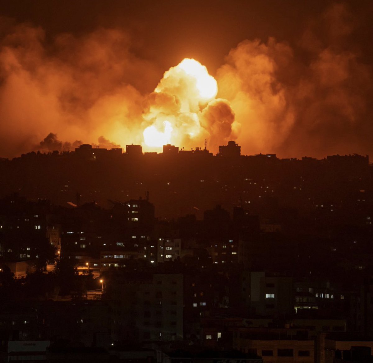 ami52043880's tweet photo. Deliberate killing of civilians, collective punishment and horrific massacre are heinous crimes that have no justification.  
اللهم بردًا و سلاما على غزة و اهلها
#StopAttackGaza #stopgenocideinpalestine #Palestine #WarCrimesinGaza https://t.co/FdOHxo639b