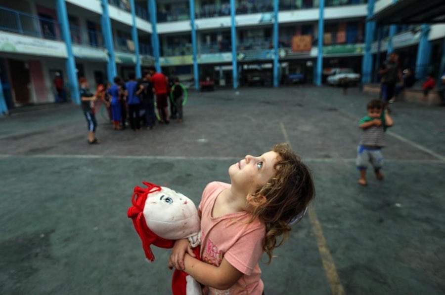 UNRWAes's tweet photo. #GAZA 

EXIGIMOS:

Proteger a los civiles y garantizar el respeto de las normas que salvaguardan sus vidas, sus hogares y su dignidad. Es una responsabilidad fundamental marcada por el Derecho Internacional humanitario.

#CivilesGazaNoSonObjetivo https://t.co/Ay9Rku91FV