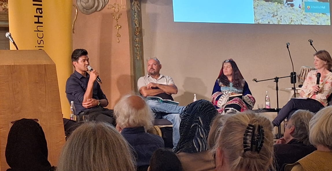 SadiqZartila's tweet photo. Afghanischer Abend in Schwäbisch Hall Germany.
#don't forget Afghanistan 
#StopHazaraGenocide https://t.co/qGC2Ofi2Ss