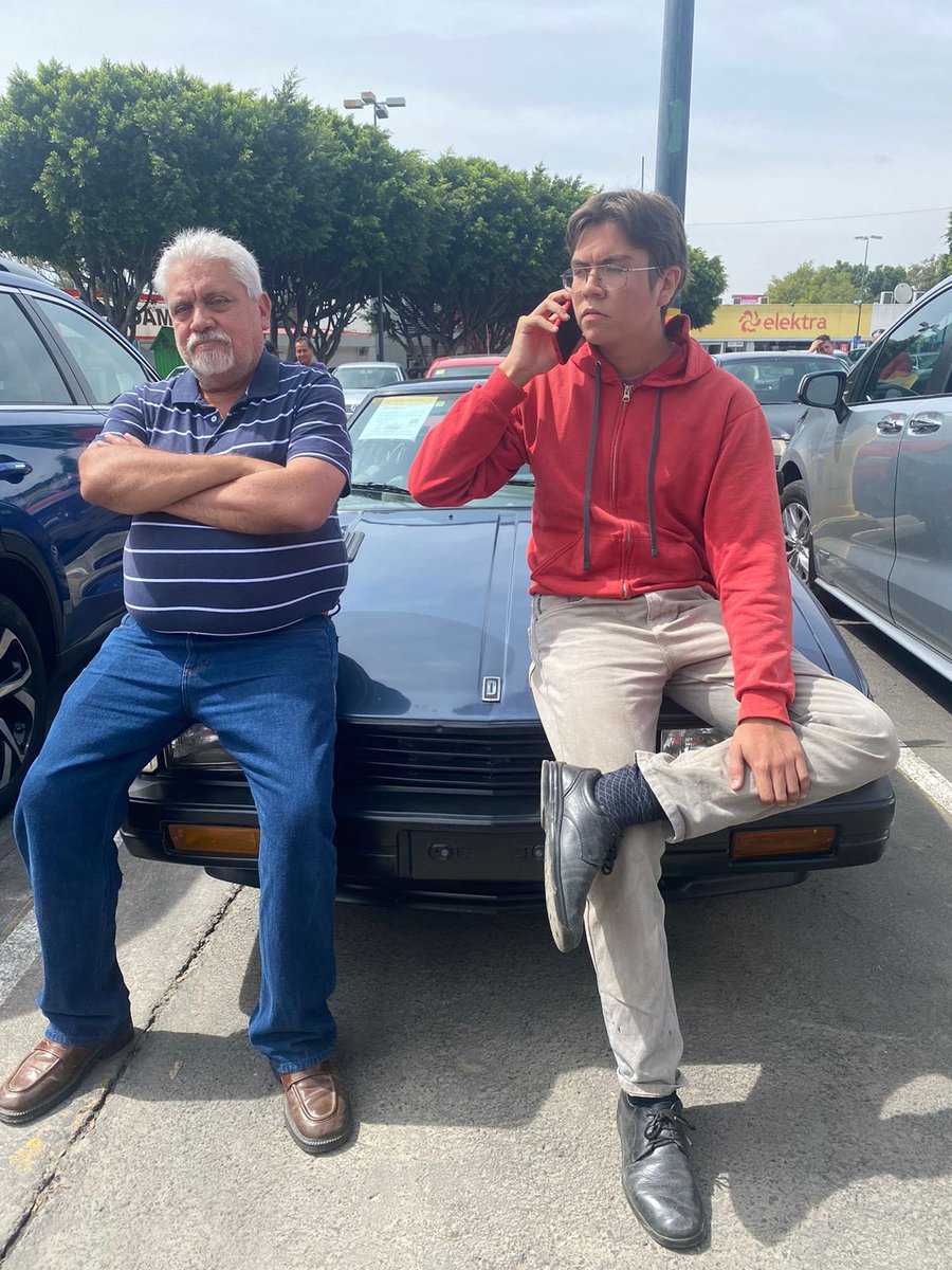 rodrigolopcas's tweet photo. Si conocen a este puñetas y a su padre díganles que son unos pocos huevos, le pegaron al auto de mi mujer y no se inmutaron par de jotos machitos , vulgares  que con insultos hicieron que se tuviera que ir mi Sra …en bodega Aurrerá la margarita hoy @Hechizero_38 https://t.co/xfb7jhQA8O