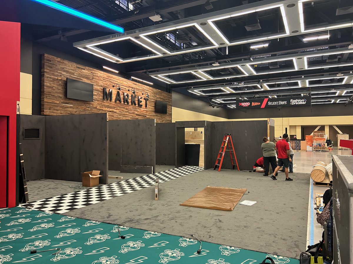 Here's a behind-the-scenes look at the incredible work that went into building our booth at PAX West last month! 🛠️✨ #BehindTheScenes #PAXWest #FNAF #HelpWanted2