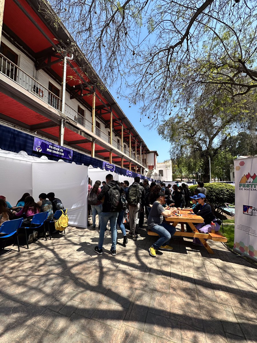 FisicaUsach's tweet image. Concluimos nuestro Festival de Ciencia y Concierto Cielos 2023, un gran y esperado evento científico de nuestra universidad, una jornada dedicada al enriquecimiento del conocimiento y la exploración. 🤩🙌🏻👏🏼🔭☄️🌟🪐👨‍🔬🔔✨😊