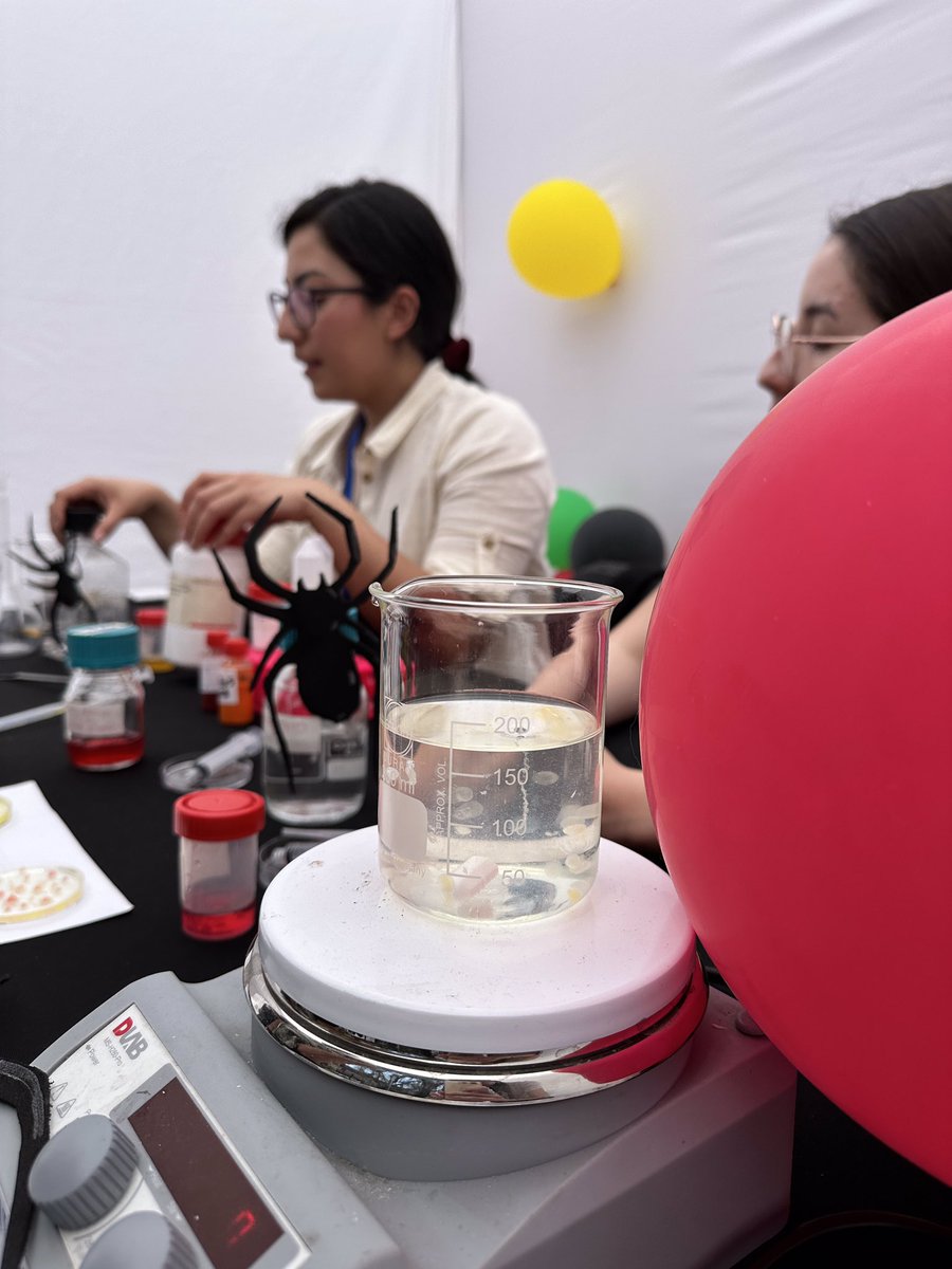 FisicaUsach's tweet image. Concluimos nuestro Festival de Ciencia y Concierto Cielos 2023, un gran y esperado evento científico de nuestra universidad, una jornada dedicada al enriquecimiento del conocimiento y la exploración. 🤩🙌🏻👏🏼🔭☄️🌟🪐👨‍🔬🔔✨😊