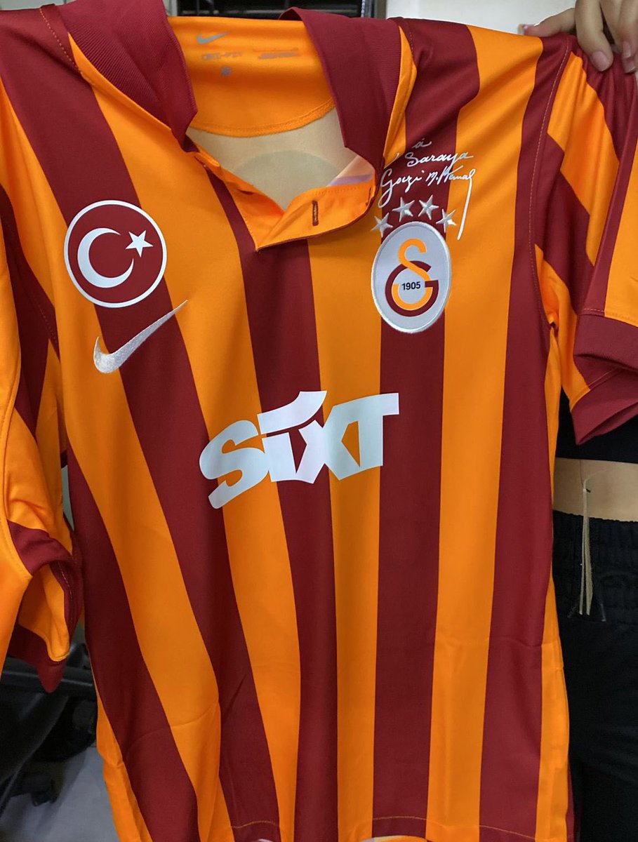 O zaman bu şanlı 100.yıl formasından sizlere de hediye edeyim desem nasıl olur? Gönderiye yorum attıktan sonra beğenip paylaşmanız yeteri.