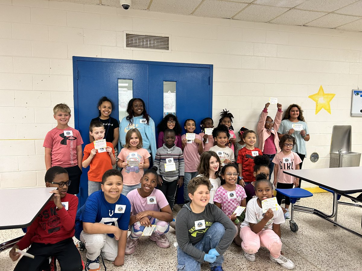 ErinYunker's tweet photo. Our PIKs of the week! These amazing students were recognized by their teachers for making an impact this week. Way to go! #PBIS #weeklycelebrations #PIKoftheweek #IMPACT2Win #SPSCreatesAchievers @EFES_Proud @BurrelsBunch4th @CoachDeversToo https://t.co/HpI1ibpb4n