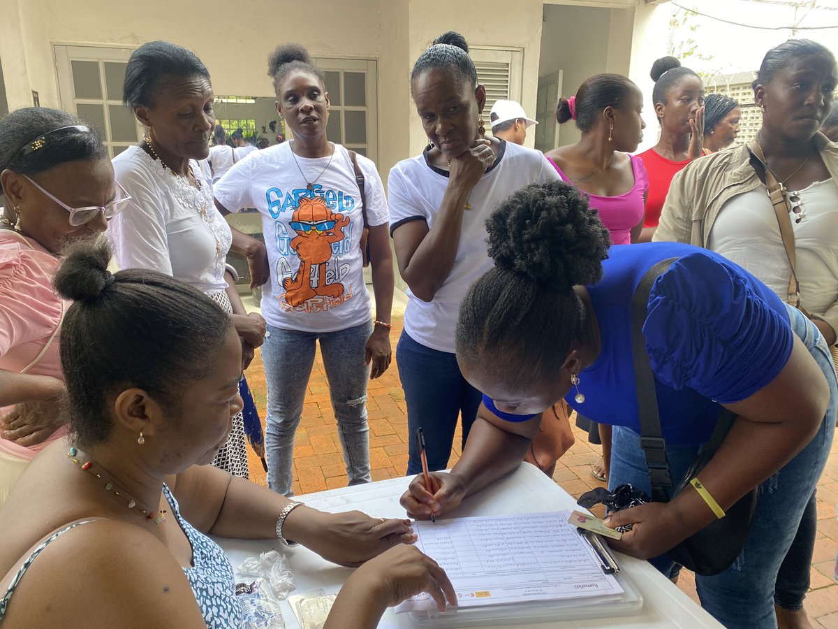 HumanasColombia's tweet photo. Las mujeres de las organizaciones de 4 corregimientos de #RioQuito  preguntaron a los candidatos a la alcaldía sobre sus propuestas de política pública, los proyectos de emprendimiento económico, la situación de las niñas adolescentes y la prevención de las violencias de género. https://t.co/2QeQhrDoYy