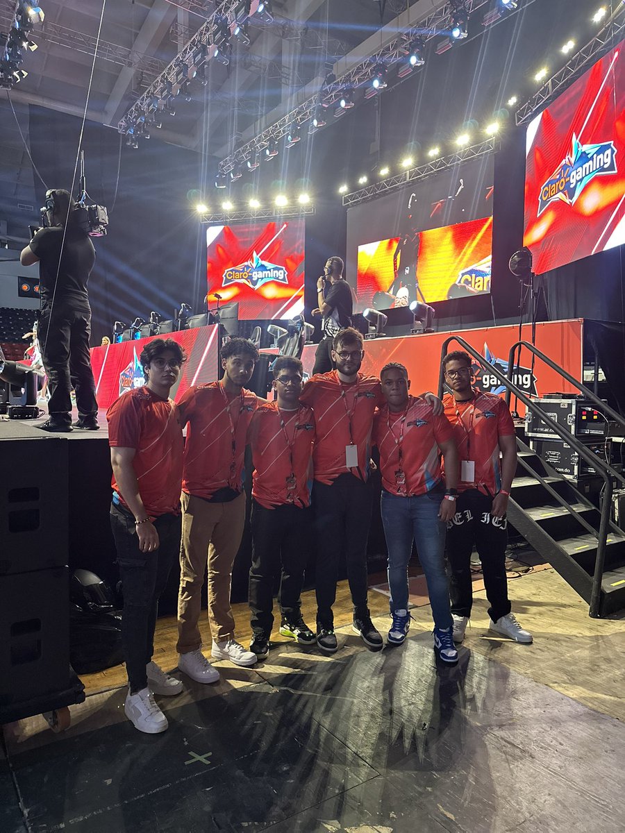 Estamos ready para jugar la final presencial de Valorant de la #ClaroGamingRD2023.

Lleguen al stream 

twitch.tv/clarord