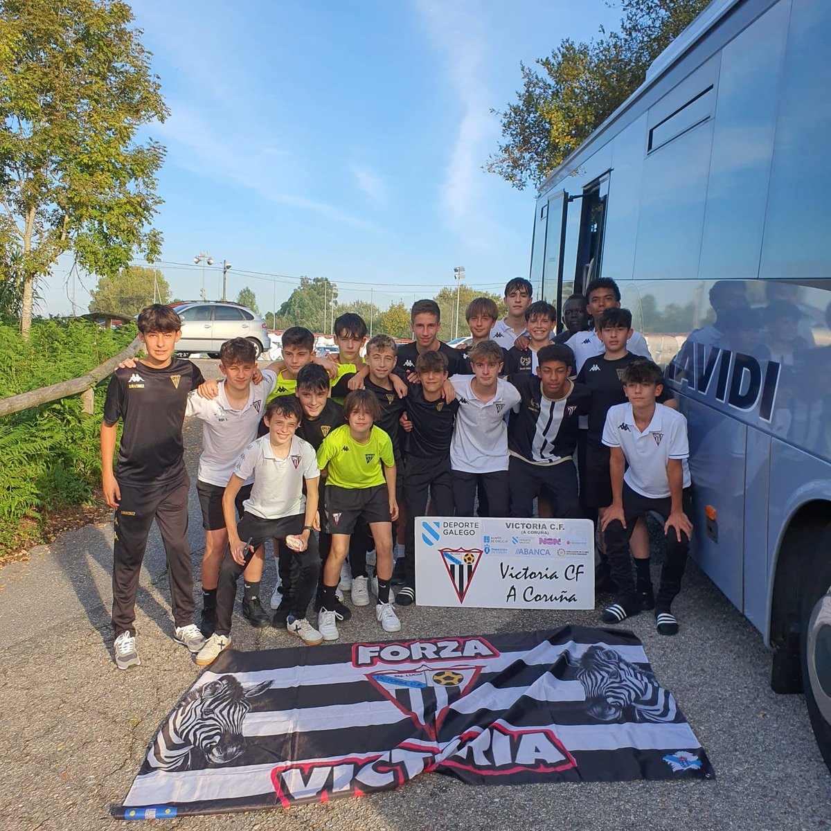 VictoriaCF1943's tweet photo. 🏆 #DHInfantil

CD Areosa 0️⃣-5️⃣ Infantil A
⚽⚽ Raúl
⚽ M. Ramos
⚽ Iago
⚽ Mario

Gran triunfo dos nosos que nos mete na parte alta da táboa e xa habendo xogado co Dépor e o Celta.
#GoCebras #AúpaVictoria #VictoriaViví #FamiliaVictoriaCF https://t.co/clDYG0JrVa