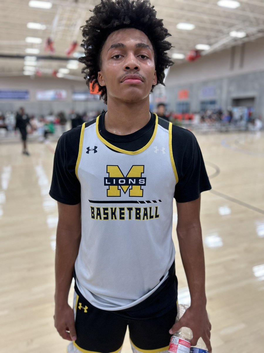 TexasHoopsGASO's tweet photo. #GASOFallTour | 𝗠𝗮𝗻𝘀𝗳𝗶𝗲𝗹𝗱📍

𝙏𝙤𝙥 𝙋𝙚𝙧𝙛𝙤𝙧𝙢𝙚𝙧𝙨 - 𝙎𝙚𝙨𝙨𝙞𝙤𝙣 4️⃣

Ryan Hampton(📸)- Rockwall-Heath

Gerald Burris- Argyle

Malek Archie(📸)- McKinney

Cooper Stevenson- Frisco Reedy 

Des’meon Jones(📸)- Lancaster

Lewis Sotelo- Mansfield Timberview

Adarius Borden(📸)- South Grand Prairie

D’Anthony Moore- Killeen Shoemaker

#GASO | Everyone’s Big Stage