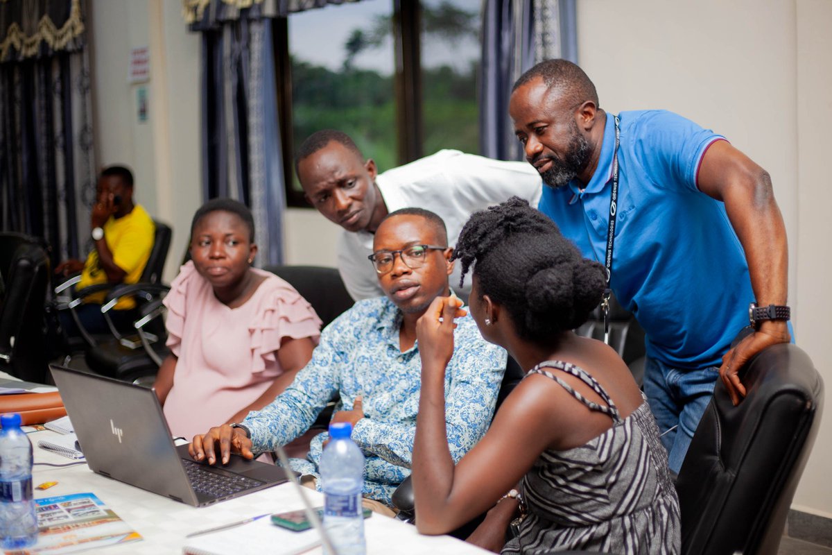 AcepaAfrica's tweet photo. Together with @StatsGhana under our #DAP project, Staff of the Research and Committees of @parliament_gh are being trained on the use of the StatsBank and District Brief Development; funded by @Hewlett_Found #EIPM #ACEPA https://t.co/aMe6qp1LjQ