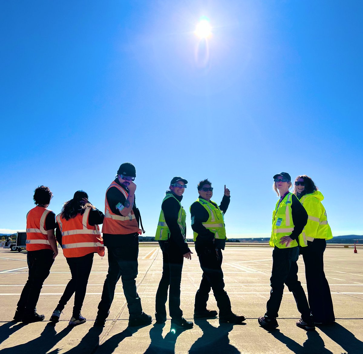 ORDflier's tweet photo. Nothing is going to “eclipse” the hard work and team efforts of our UGE Team in Durango, Colorado!   @UGESocial @Jmass29Massey @jacquikey @DJKinzelman @jeff_riedel160 @mikem1181 @DROAirport https://t.co/3xFcVszOS5