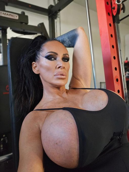 Round two of workouts many wardrobe malfunctions today... 🥵😈see the fun "stretching" and "butt" workouts