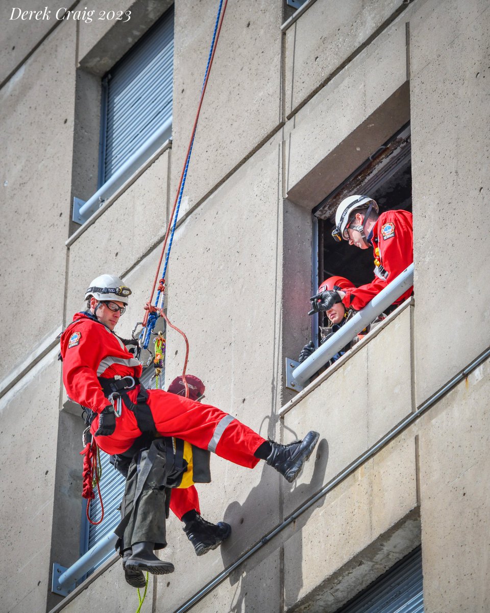 #Toronto Firefighters performing live fire and high angle rescue demonstrations as part of the Fire Prevention Week open house at the Fire Academy this afternoon. @Toronto_Fire @TPFFA