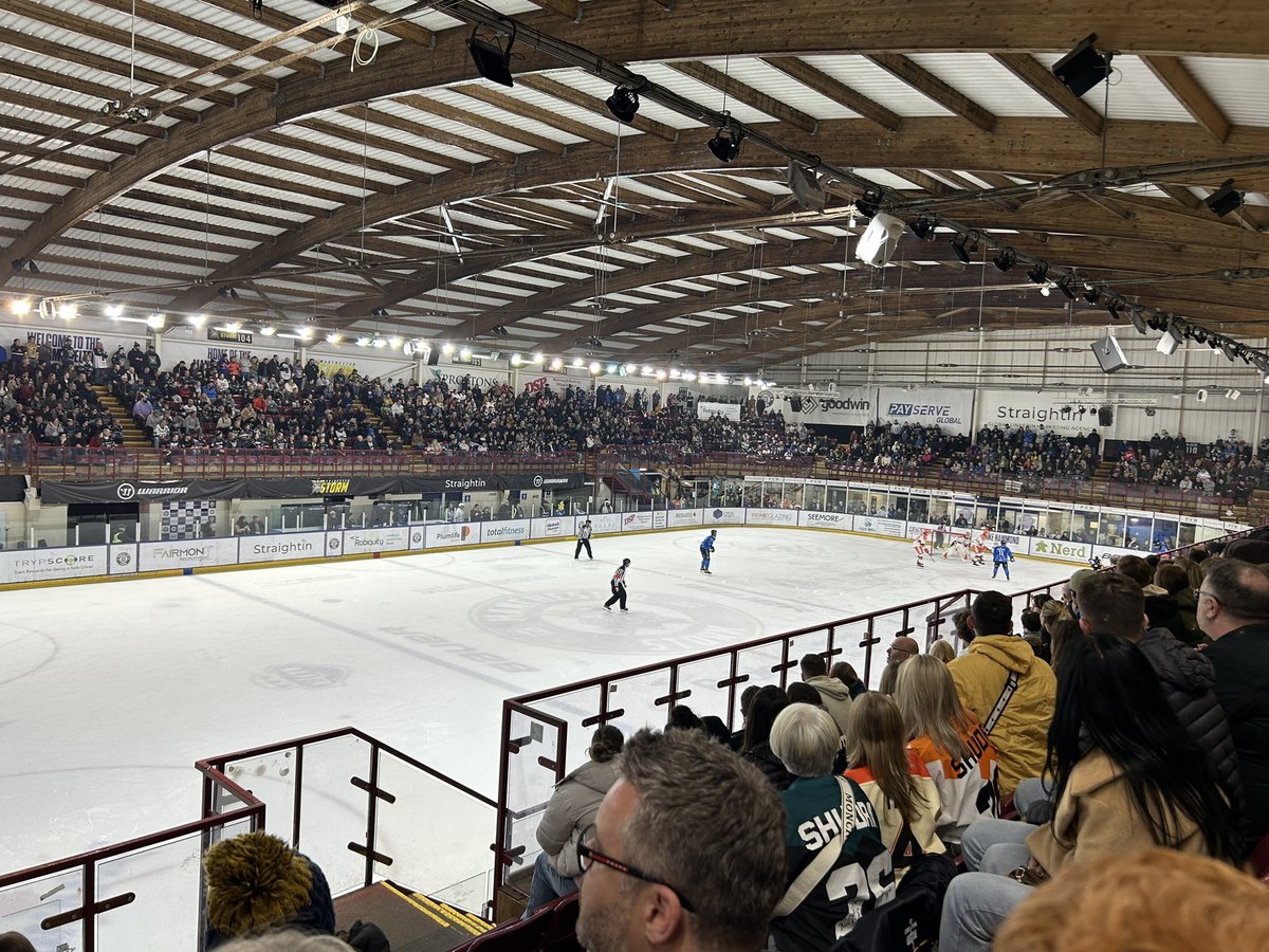 CarlWhitby's tweet image. Great win and an Amazing night again on an away day with @steelershockey, a few worrying moments but well worthy of the win, looking forward to being back home tomorrow night #steelers #challengecup @gbh123456789