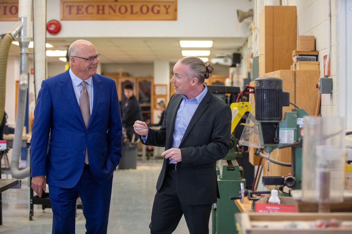 RobFlackEML's tweet photo. Proud to announce an investment of $51.6 million to build a state-of-the-art replacement for Regina Mundi College in London. This investment will provide 700 essential secondary school spaces for London families and a  modern learning environment for many years to come. https://t.co/mFU4OM6zXf