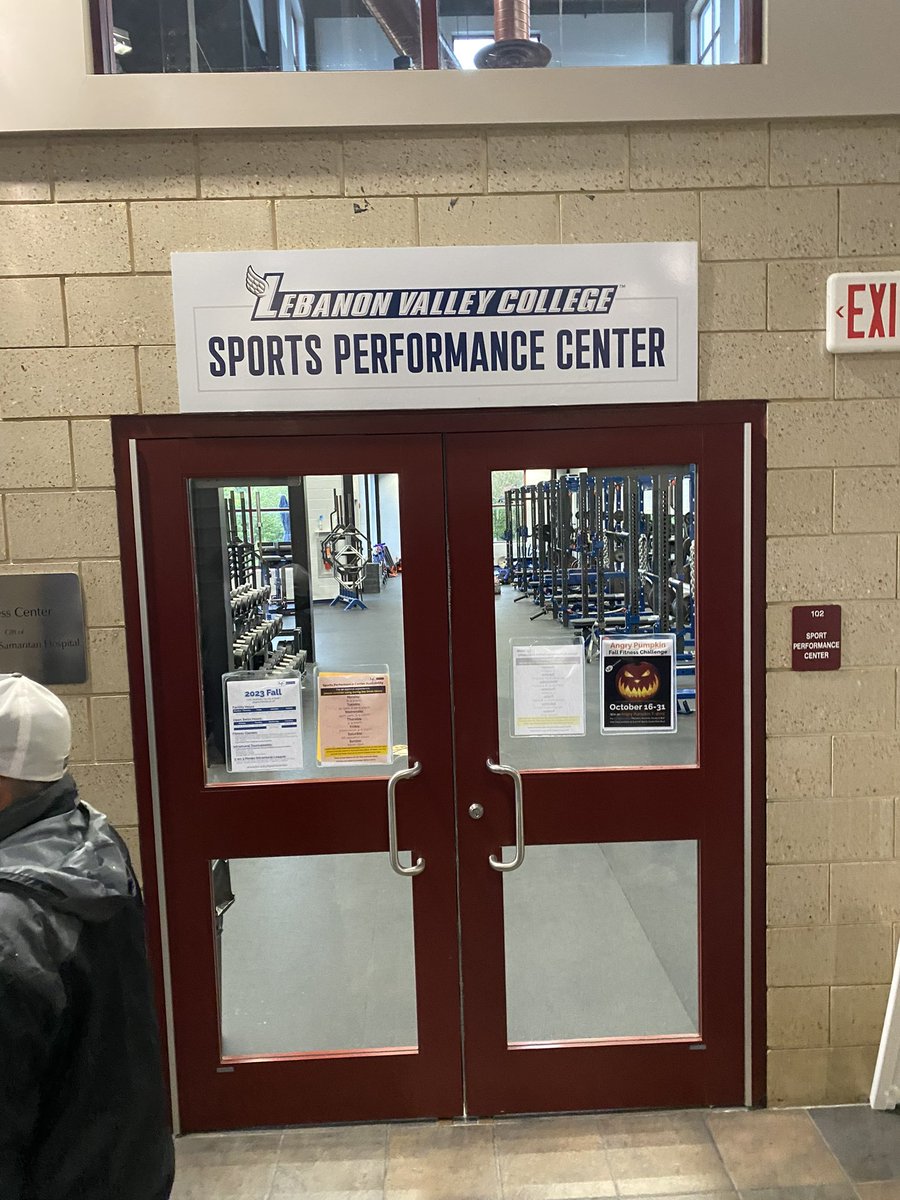 BRoberts690's tweet photo. Huge thanks to to @CoachMelhorn and @LVCFootball for having me today for a gameday visit had an amazing time today #godutchman https://t.co/ubmR9ikOlg