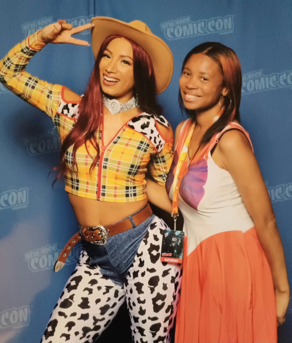 InKatW3Trust's tweet image. I finally got to meet the Blue Print, The Boss. 

And she complimented my Sailor Mars costume. 🥰🥰🥰

So glad to finally meet you @MercedesVarnado 

#NYCC2023 #NYCC23 #InKatWeTrust #SashaBanks #MercedesMoné