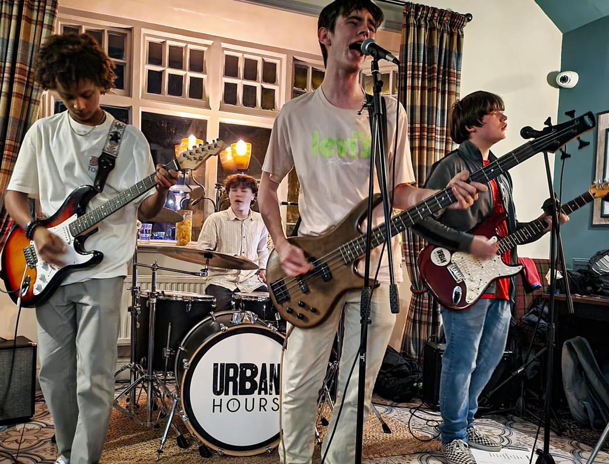 Katie Whittle 💙 (@k8whittle77) on Twitter photo Another fantastic gig from the boys #urbanhoursband_ inc a cover of <a href="/DeclanSwans/">Declan Swans</a> Always Sunny <a href="/RMcElhenney/">Rob McElhenney</a> <a href="/VancityReynolds/">Ryan Reynolds</a> #proudmum facebook.com/reel/105040071… Another fantastic gig from the boys #urbanhoursband_ inc a cover of <a href="/DeclanSwans/">Declan Swans</a> Always Sunny <a href="/RMcElhenney/">Rob McElhenney</a> <a href="/VancityReynolds/">Ryan Reynolds</a> #proudmum facebook.com/reel/105040071…